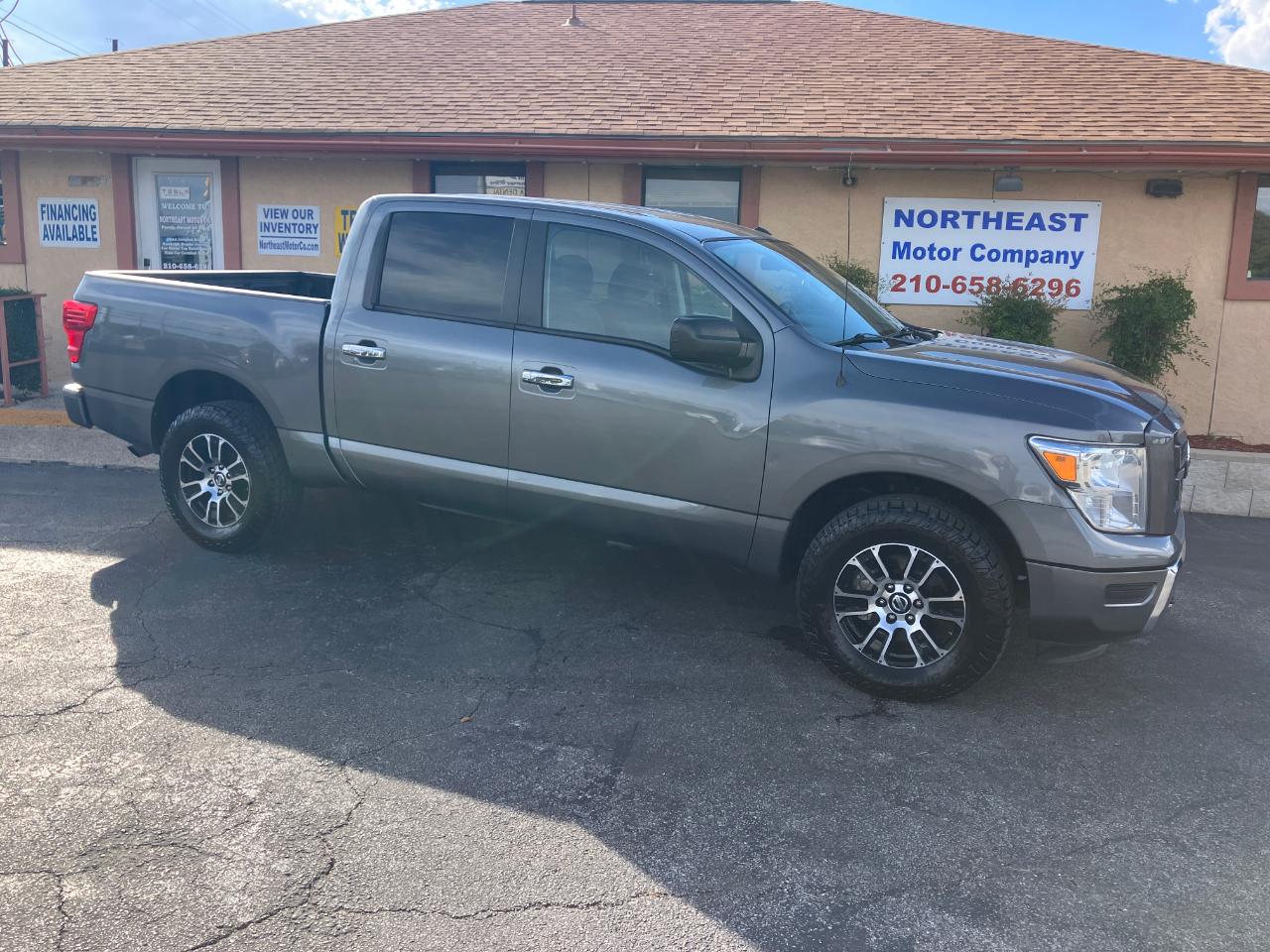 Nissan Titan  2021