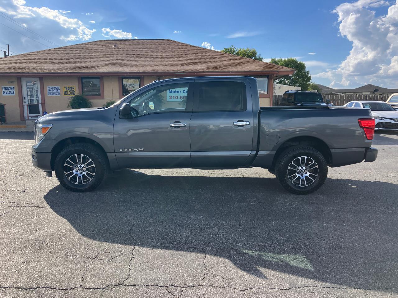 Nissan Titan  2021