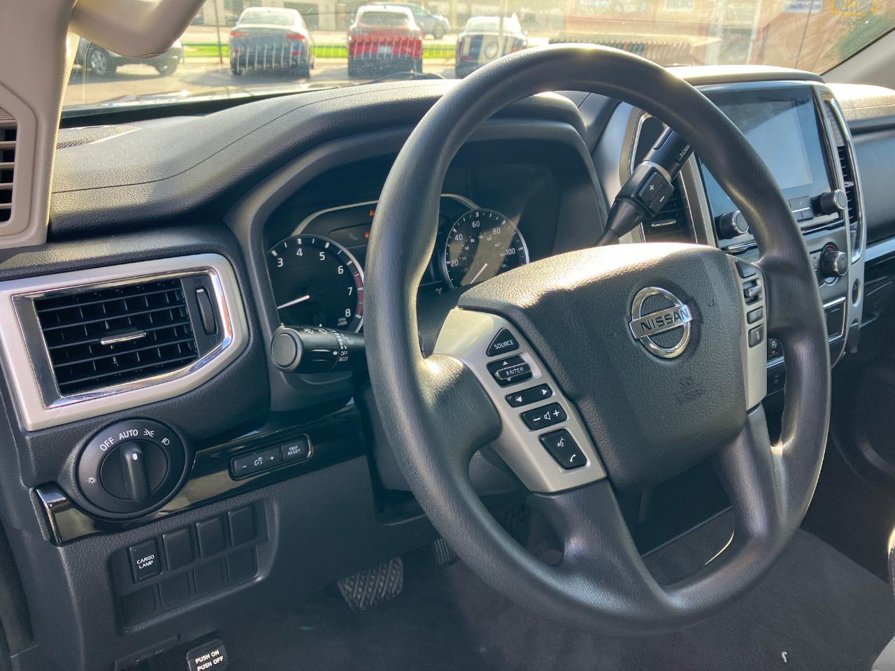 Nissan Titan  2021
