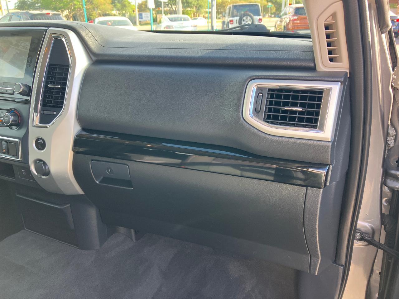 Nissan Titan  2021
