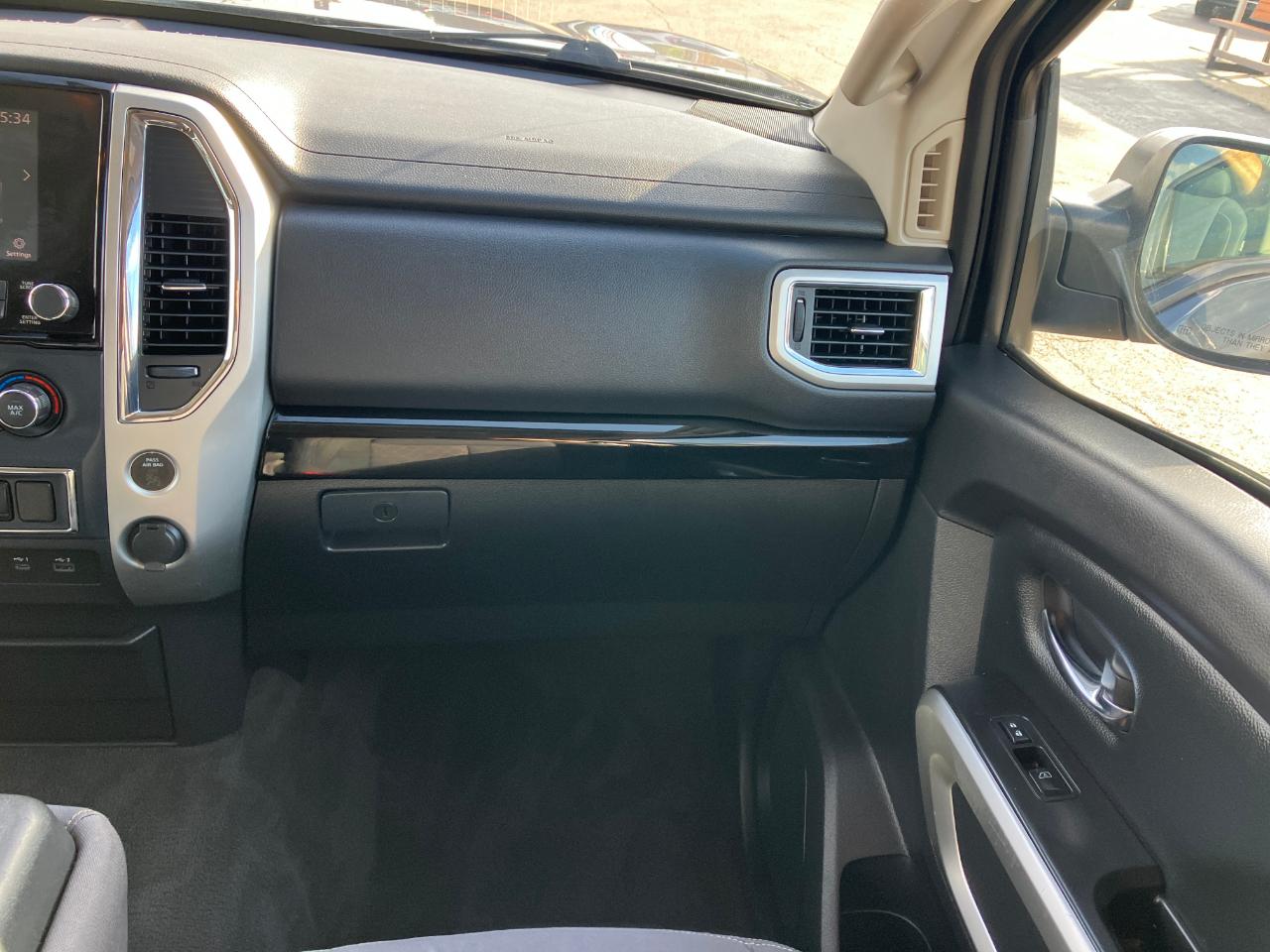 Nissan Titan  2021