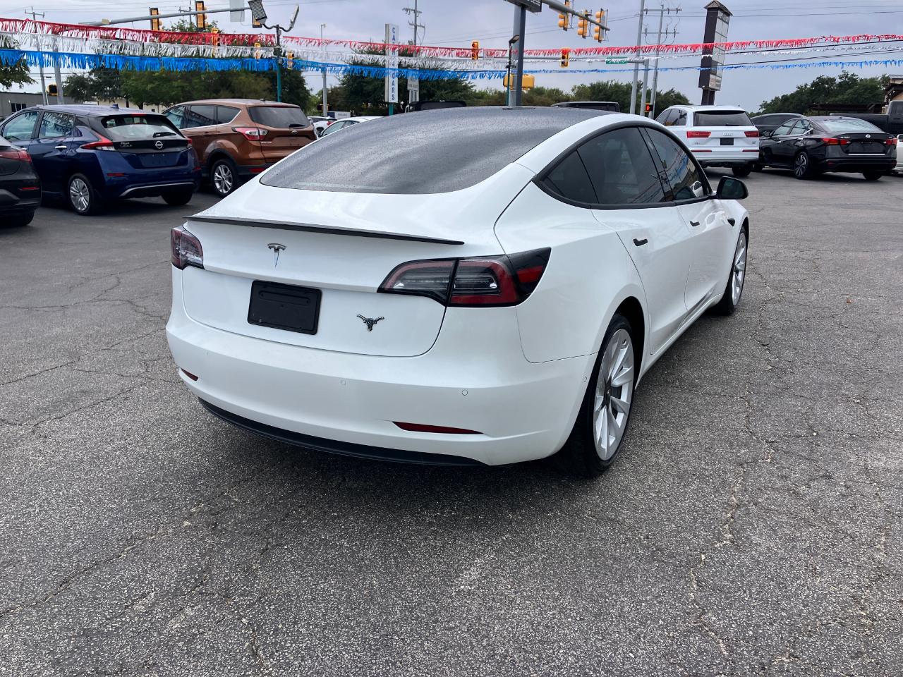 Tesla Model 3  2021