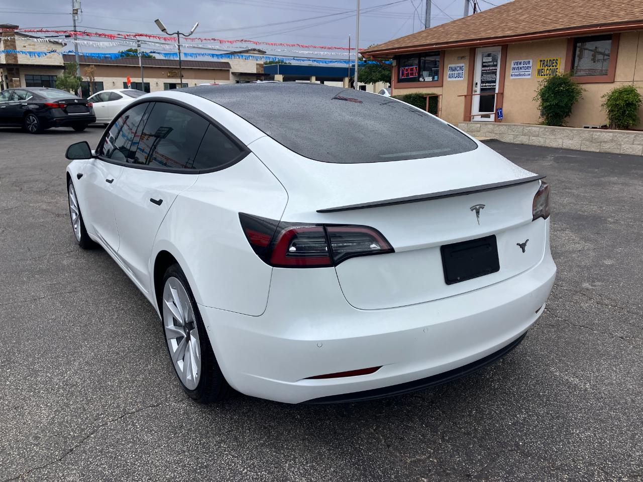 Tesla Model 3  2021