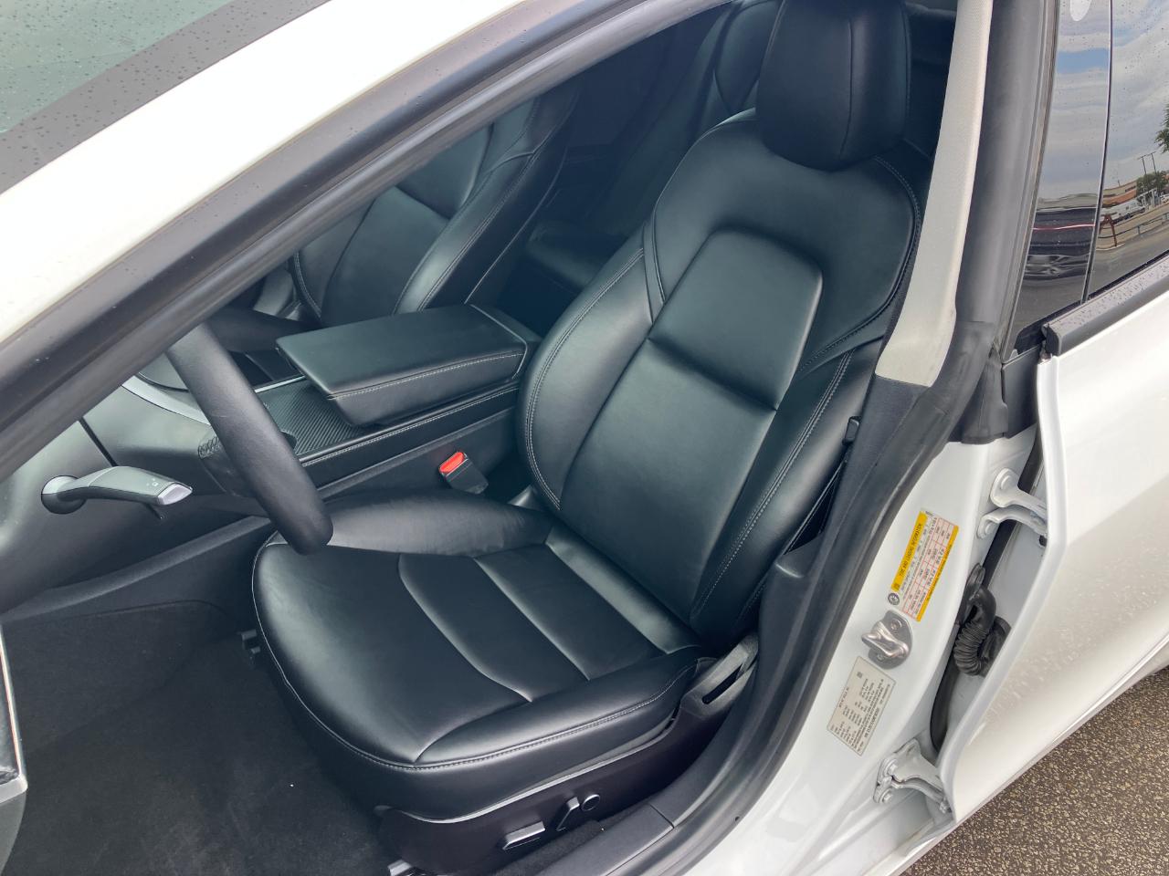 Tesla Model 3  2021