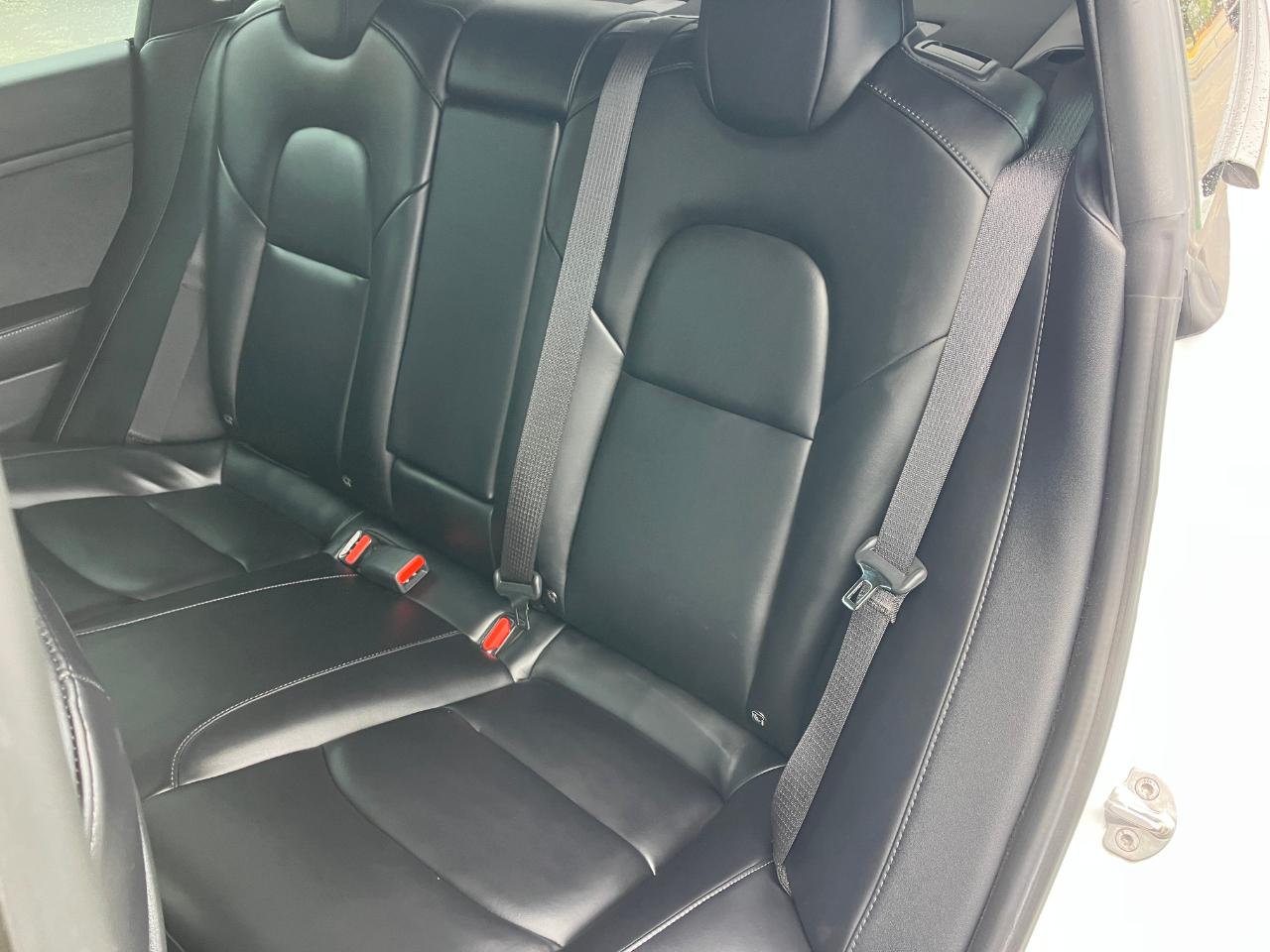 Tesla Model 3  2021