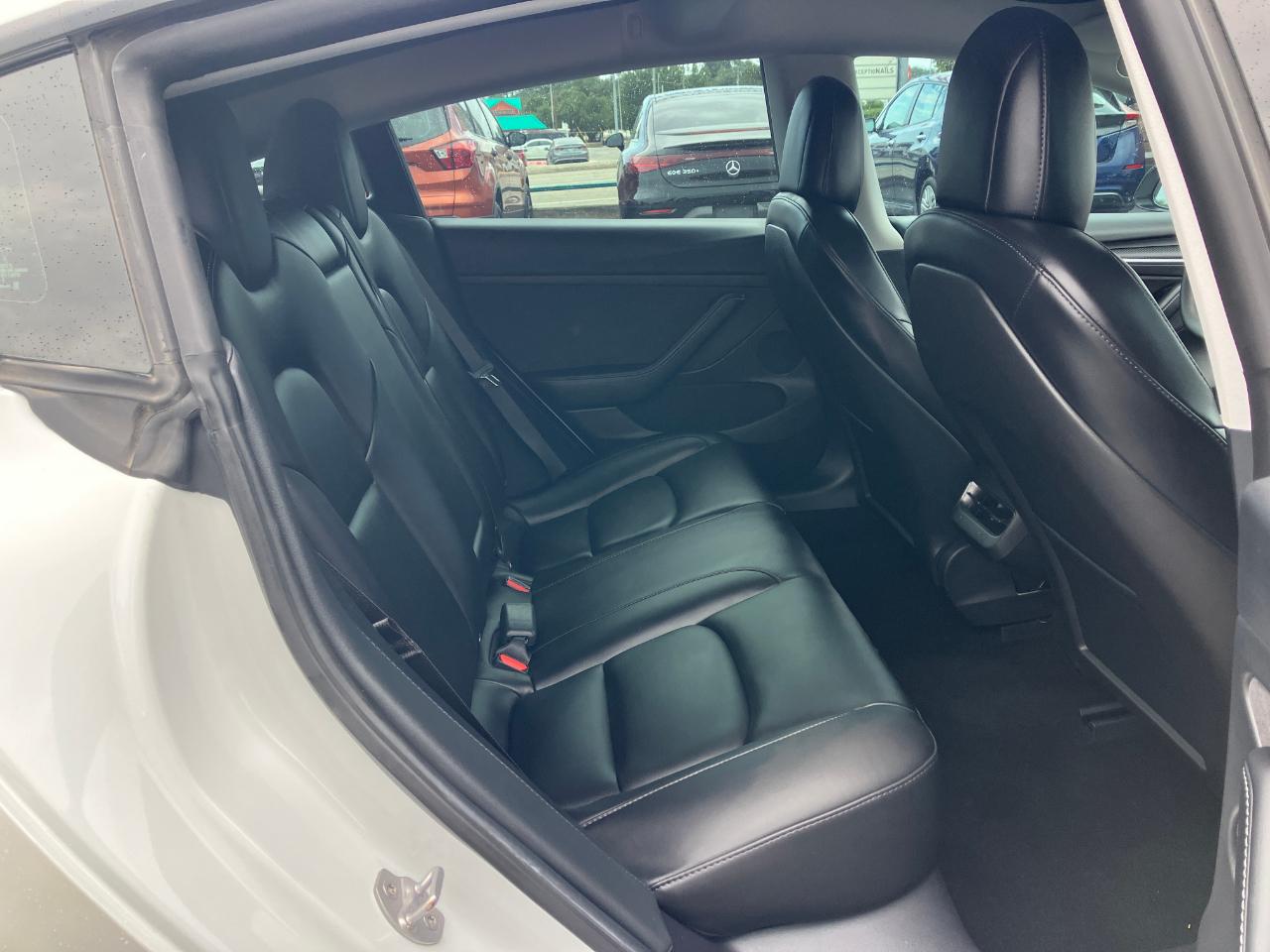 Tesla Model 3  2021
