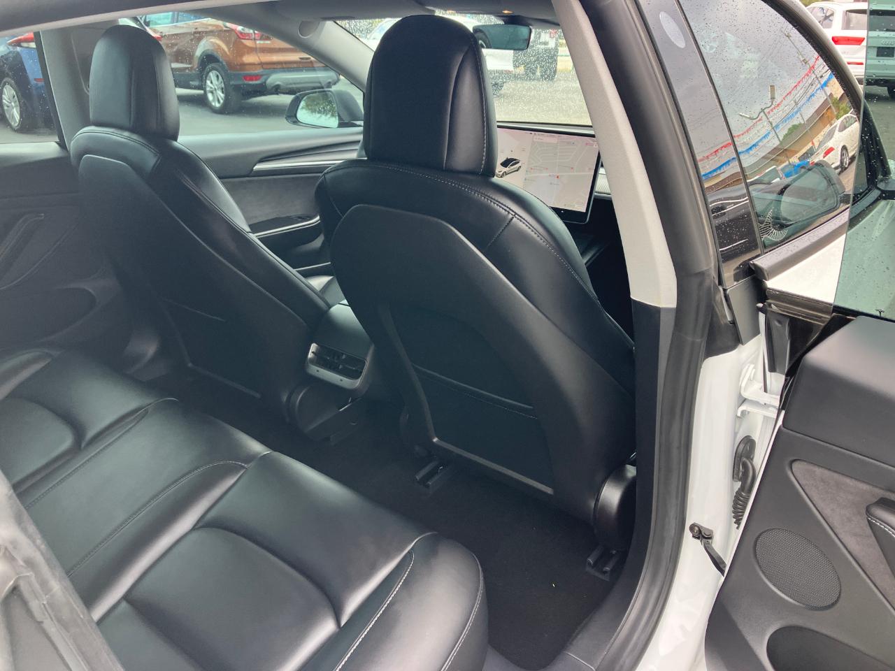 Tesla Model 3  2021