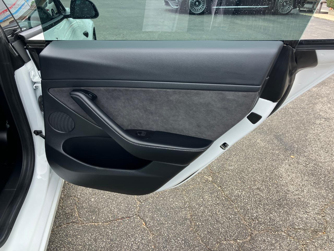Tesla Model 3  2021