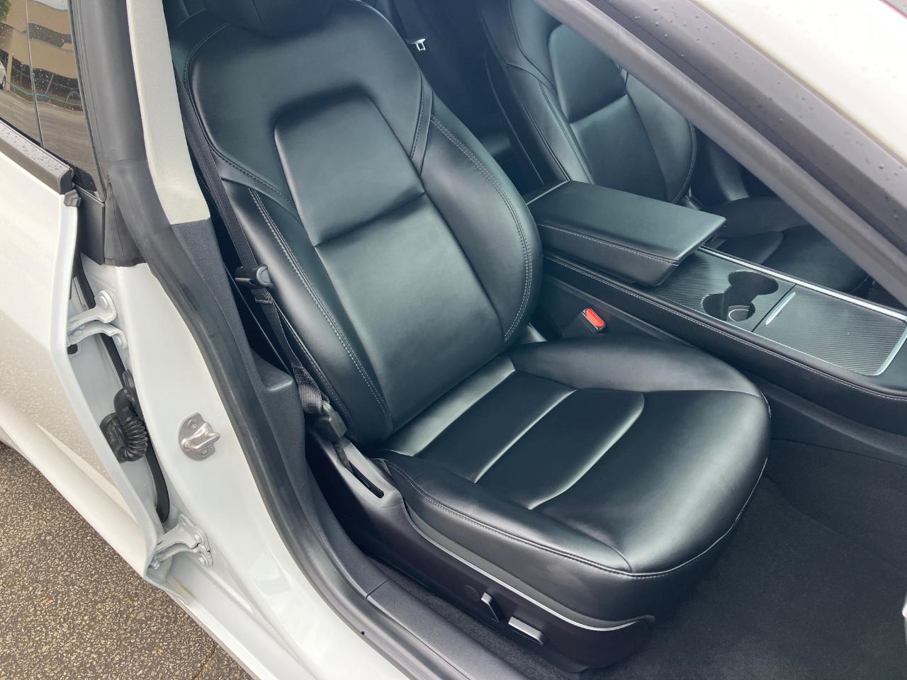 Tesla Model 3  2021