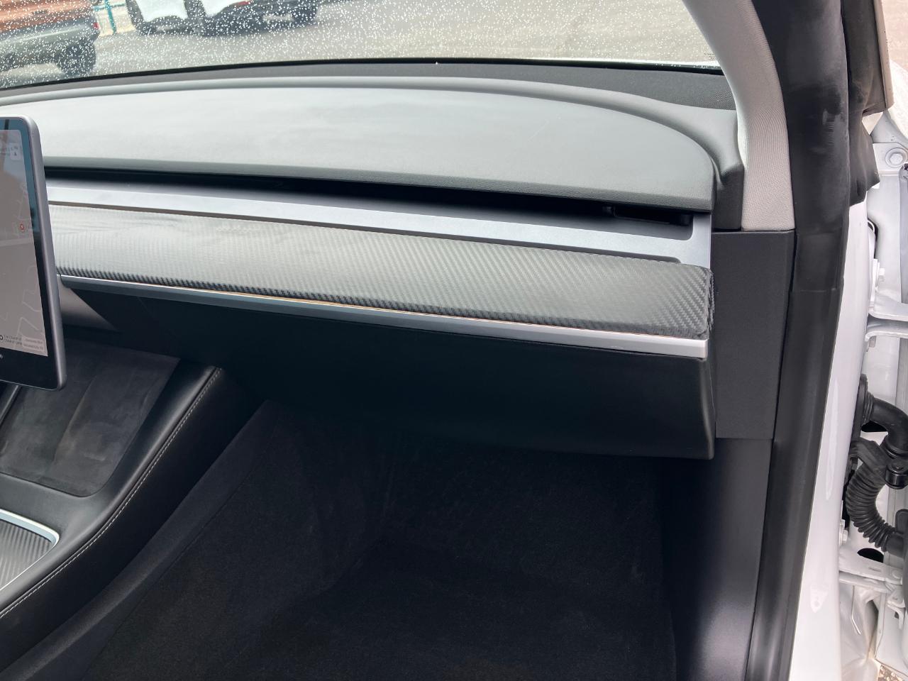 Tesla Model 3  2021