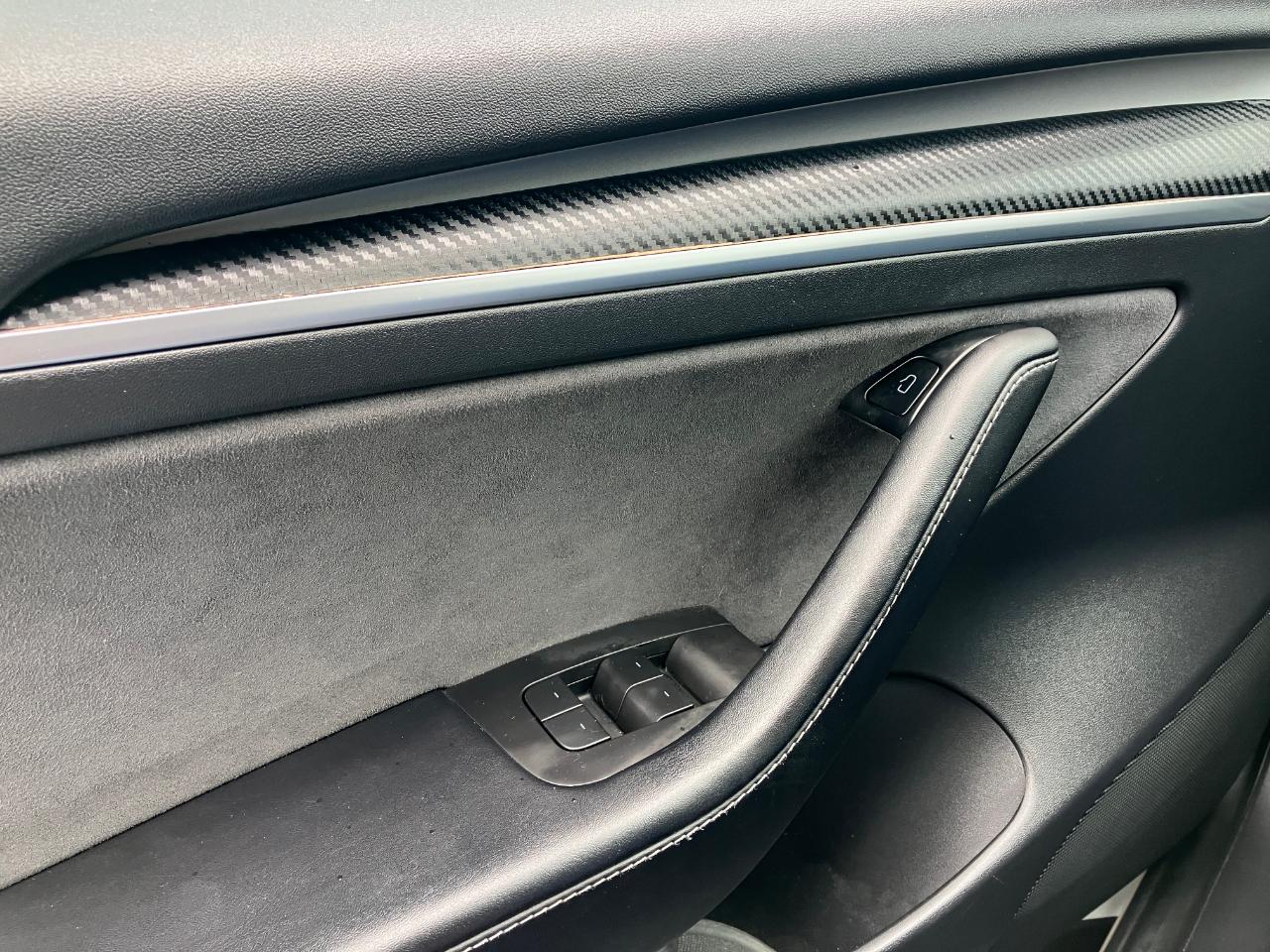 Tesla Model 3  2021