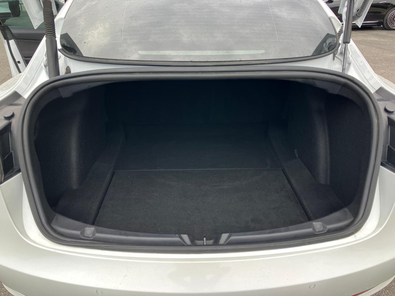 Tesla Model 3  2021