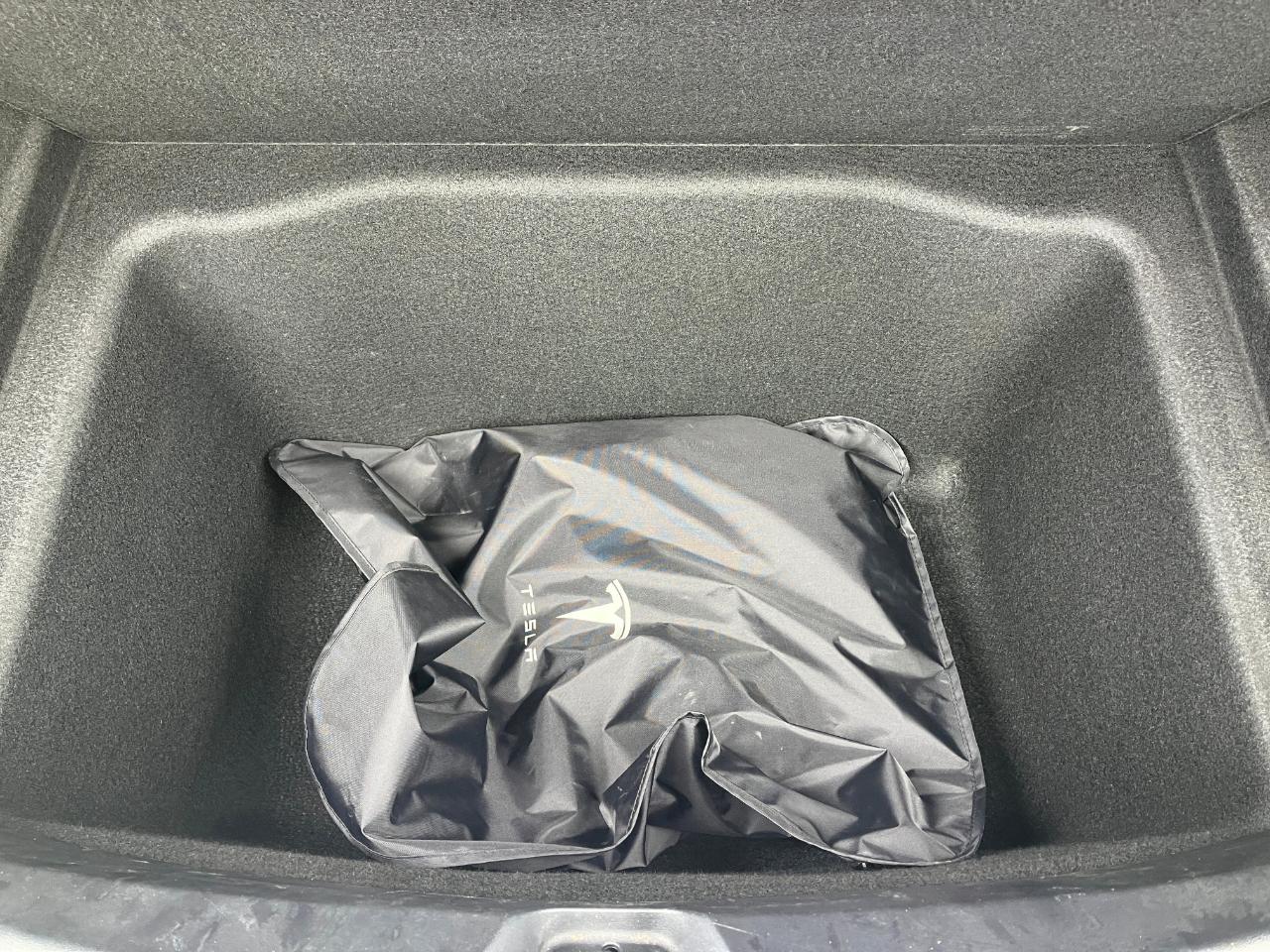 Tesla Model 3  2021
