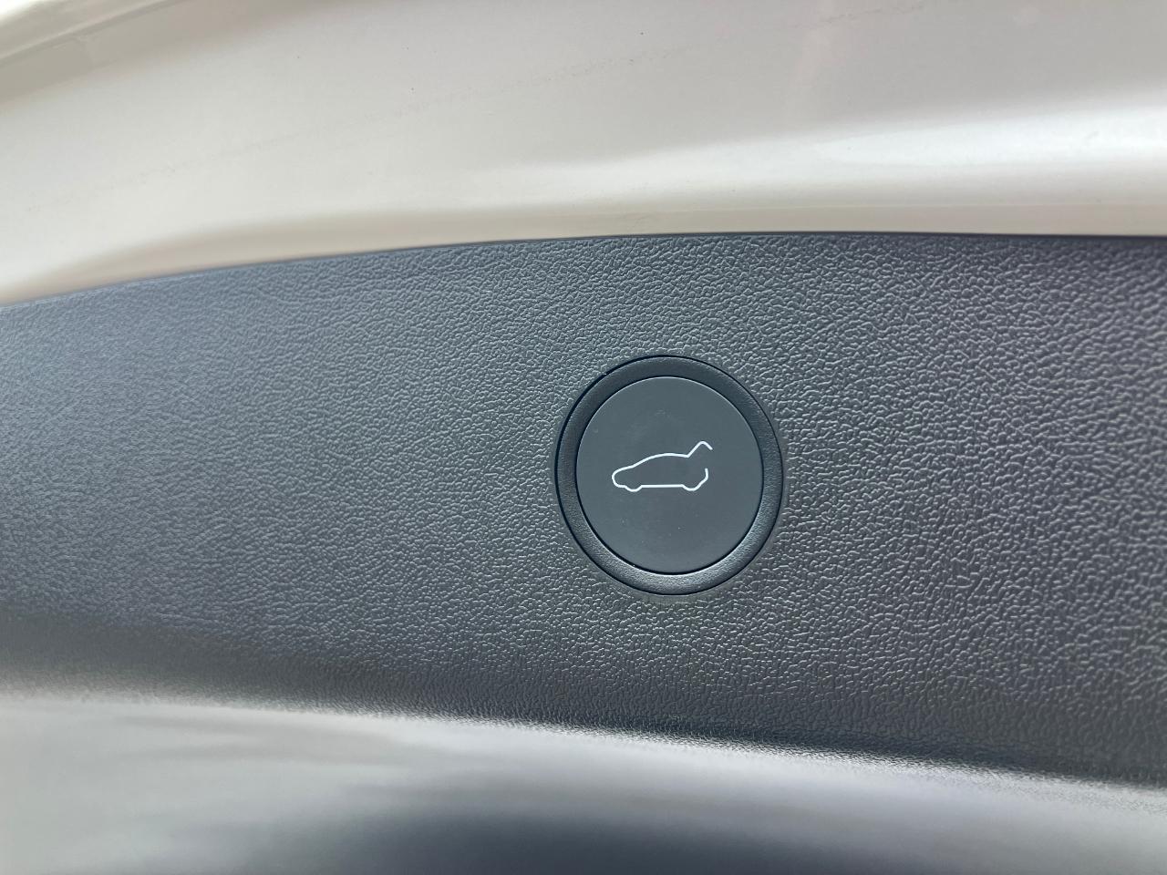 Tesla Model 3  2021