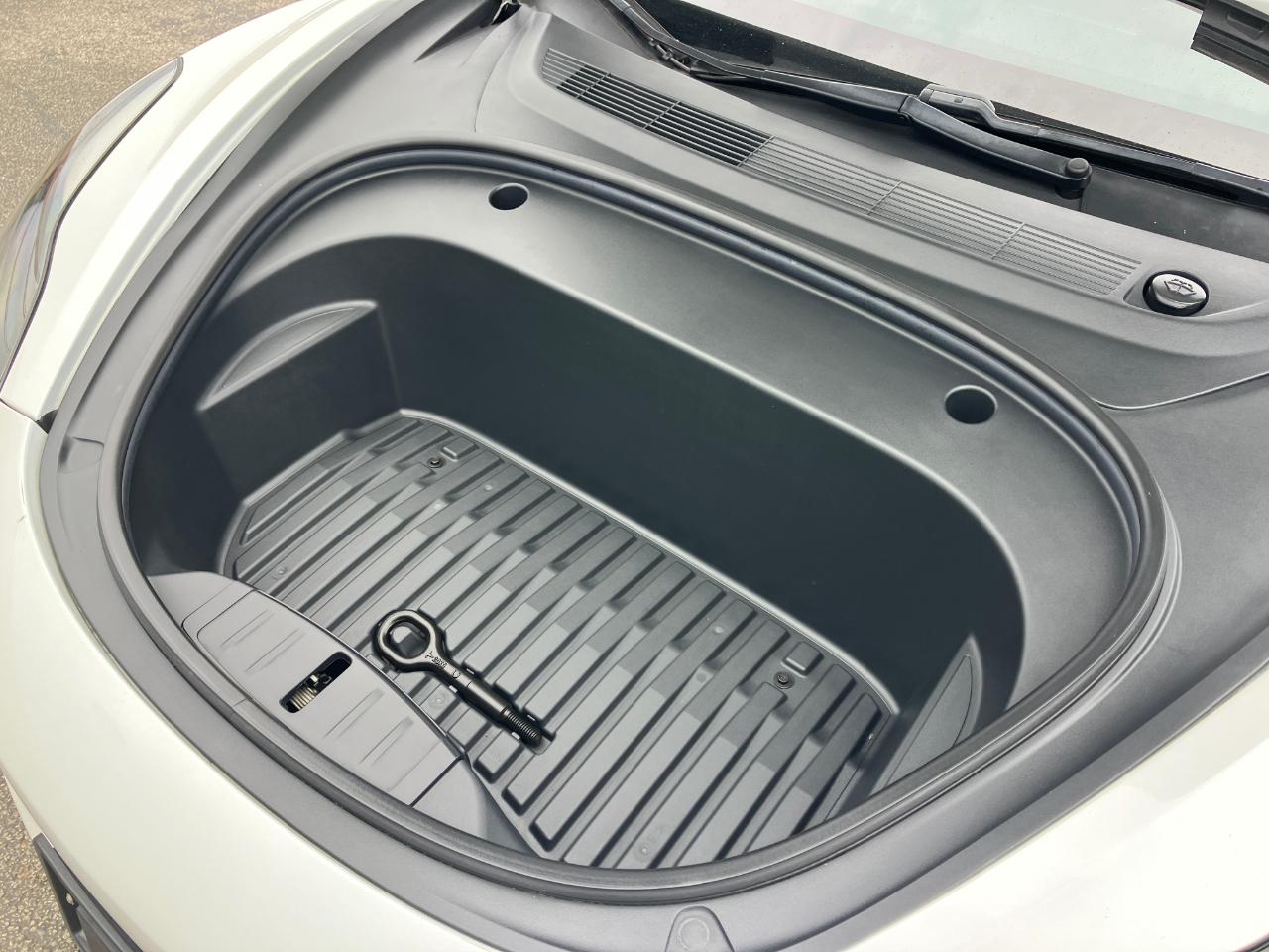 Tesla Model 3  2021