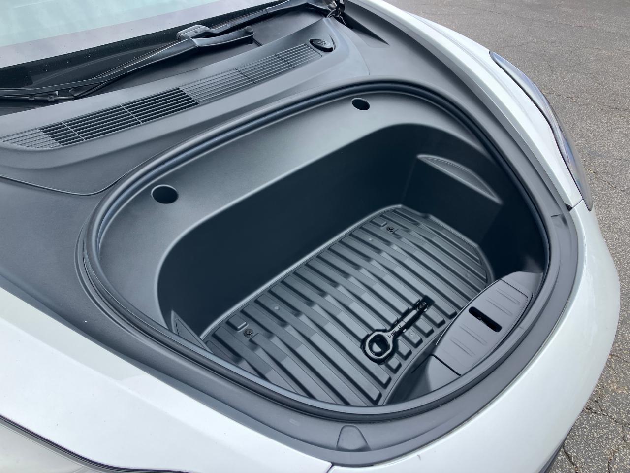 Tesla Model 3  2021