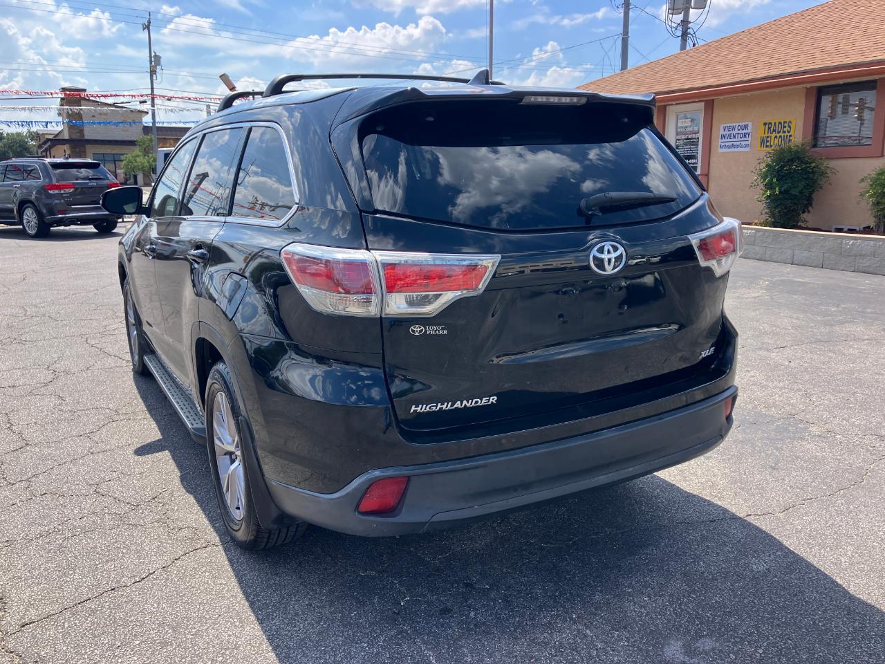 Toyota Highlander XLE FWD V6 2015