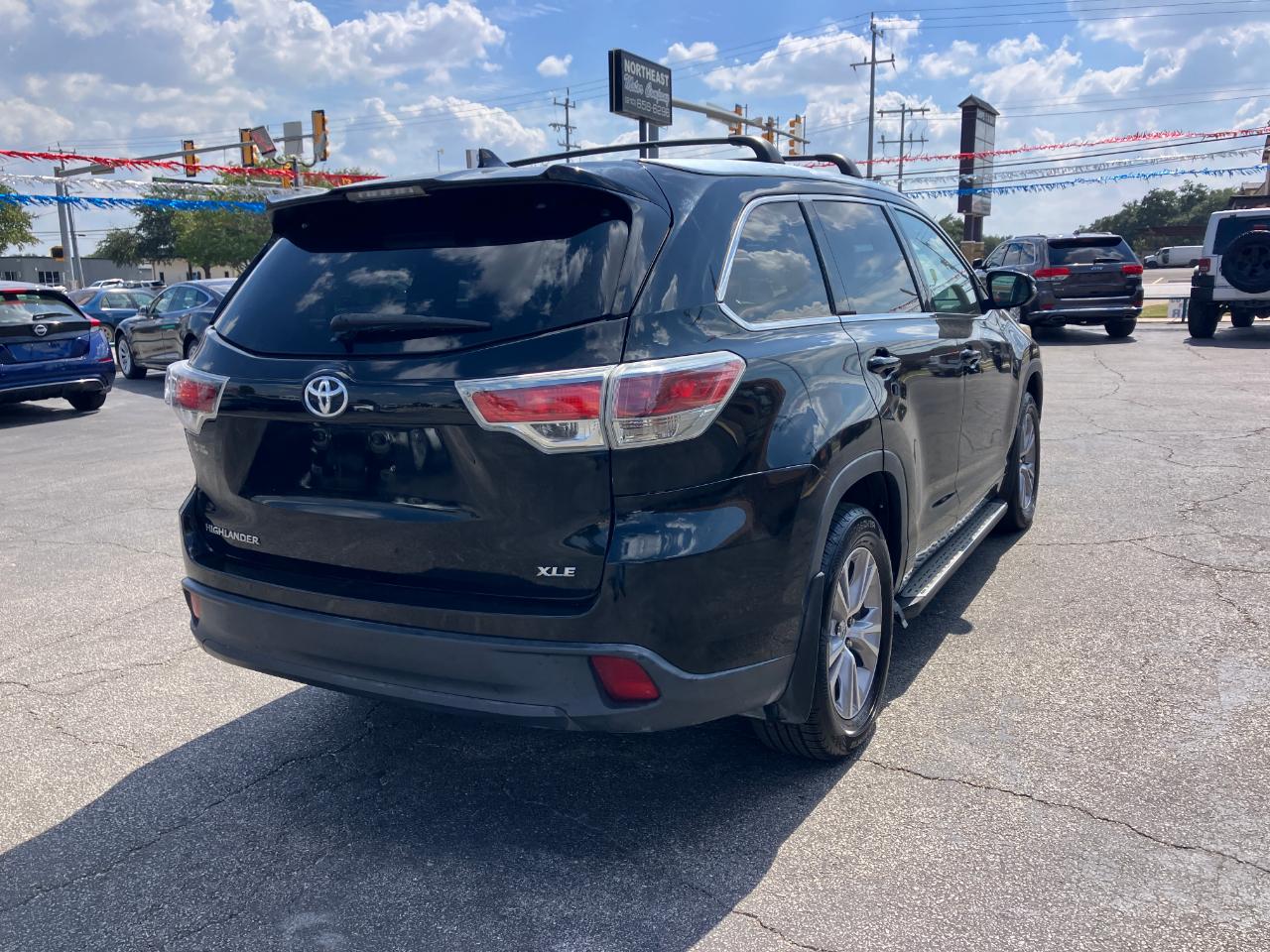 Toyota Highlander XLE FWD V6 2015
