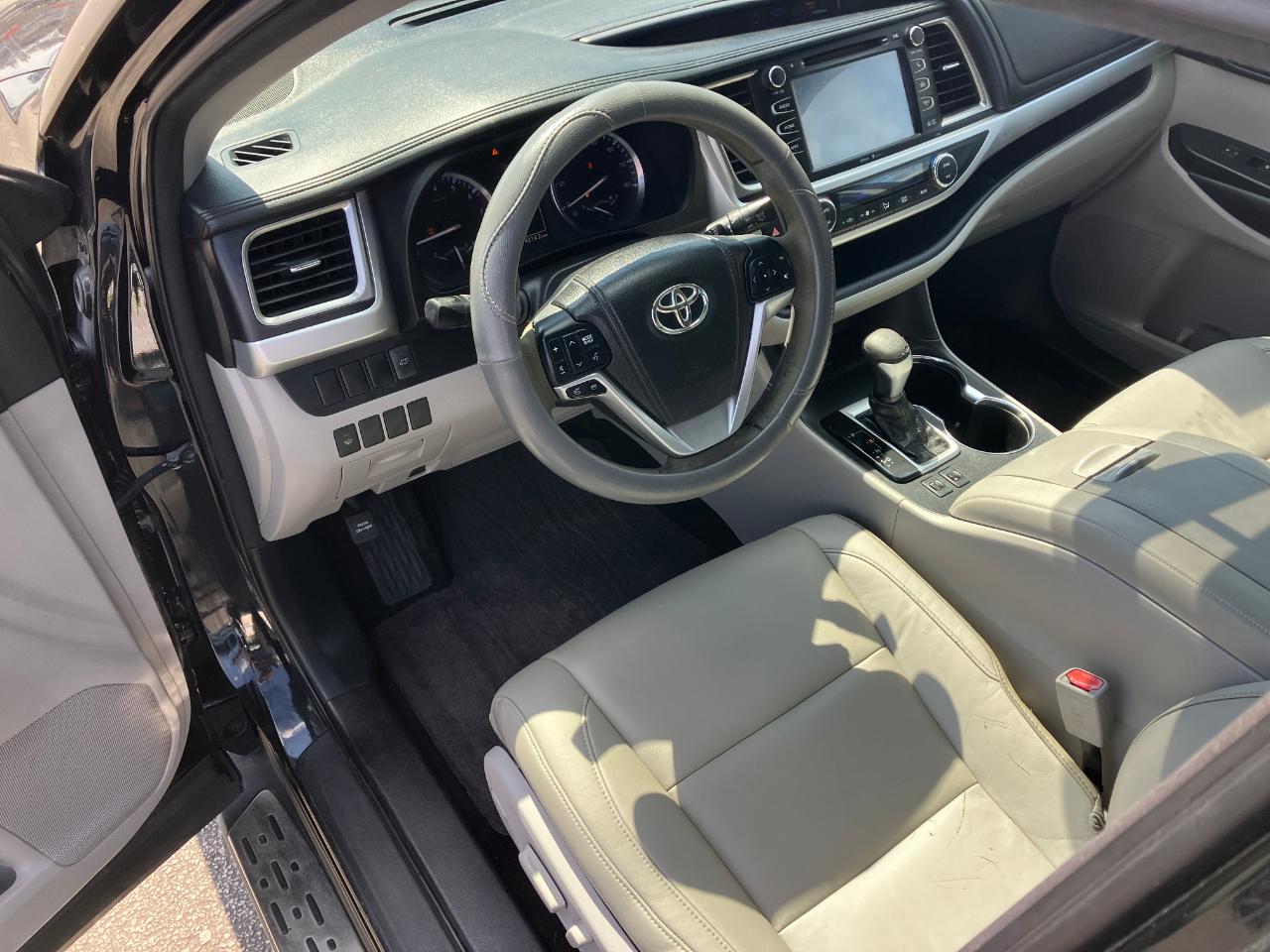Toyota Highlander XLE FWD V6 2015