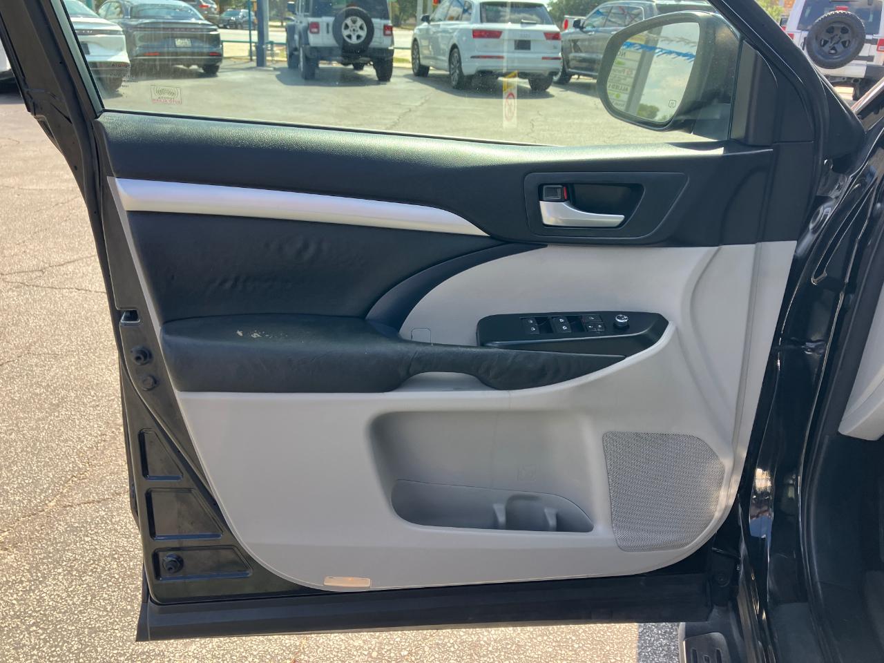 Toyota Highlander XLE FWD V6 2015