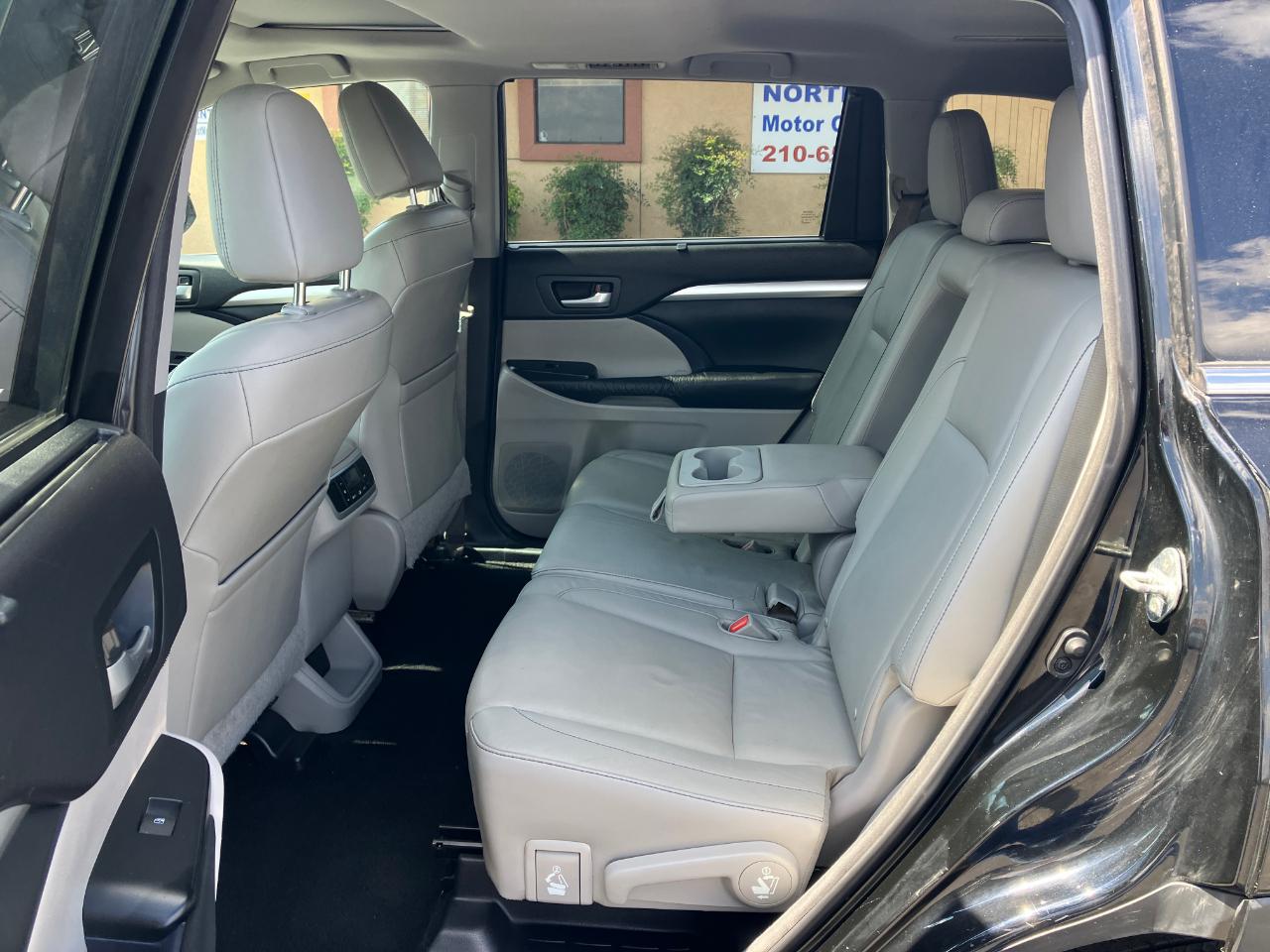 Toyota Highlander XLE FWD V6 2015