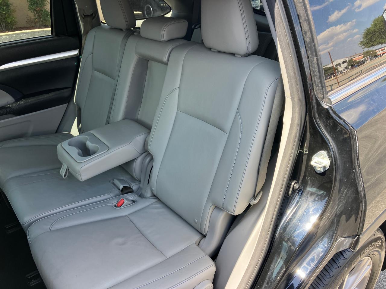 Toyota Highlander XLE FWD V6 2015