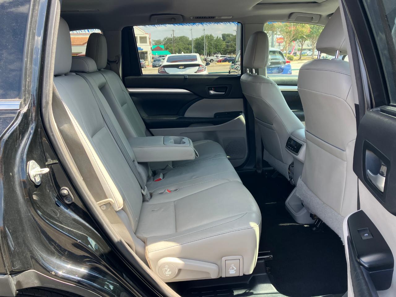 Toyota Highlander XLE FWD V6 2015