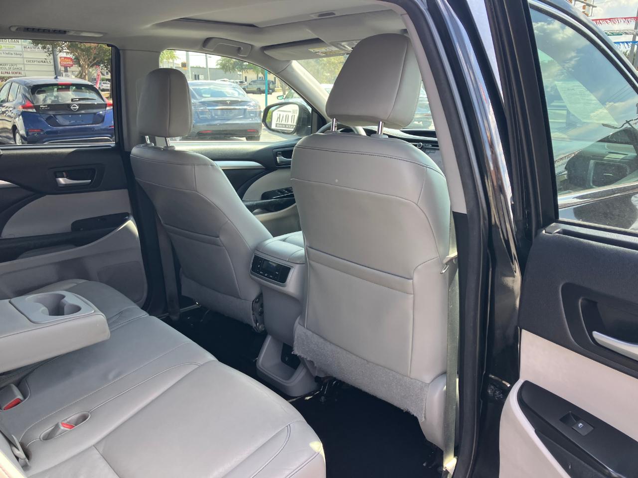 Toyota Highlander XLE FWD V6 2015