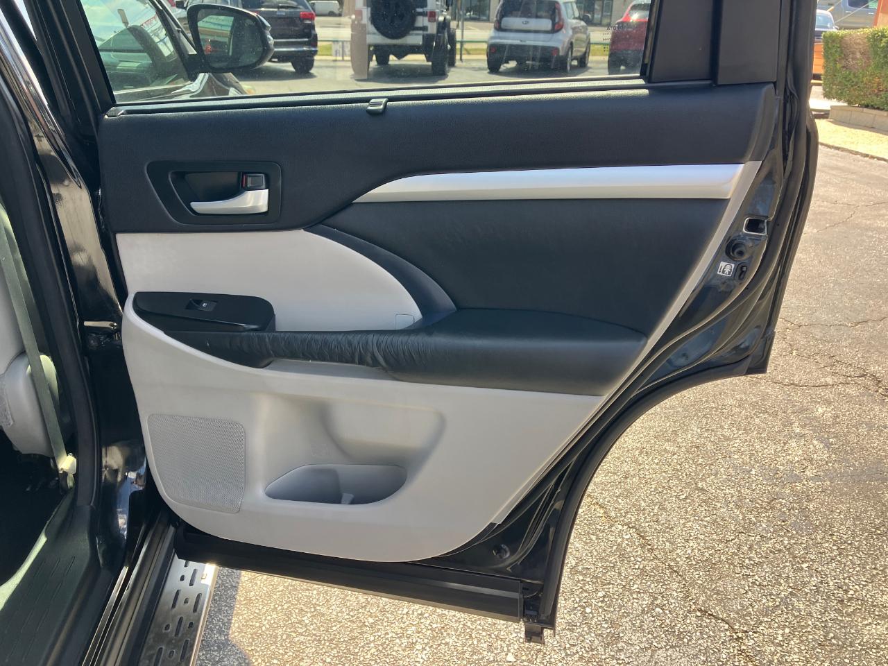 Toyota Highlander XLE FWD V6 2015