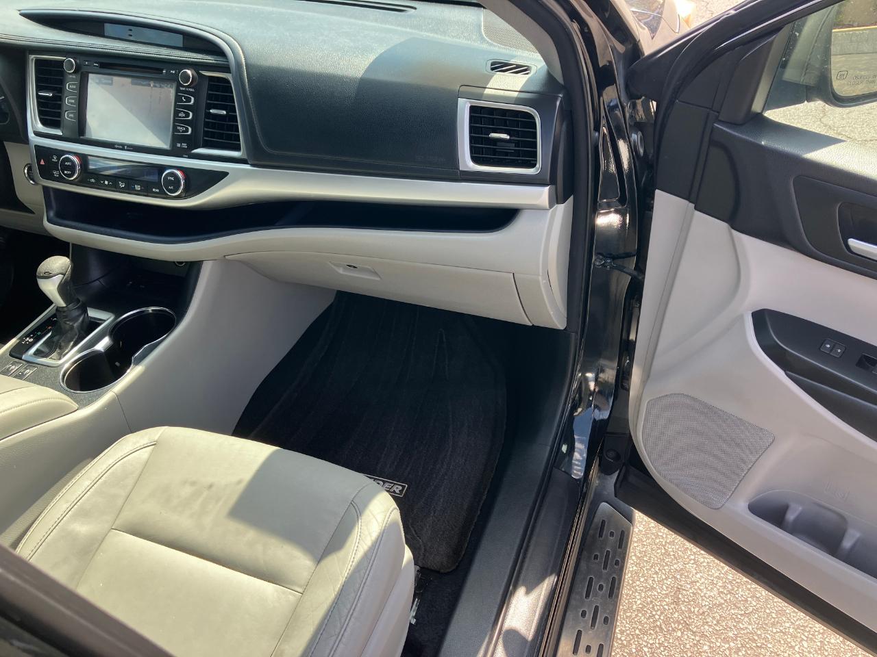 Toyota Highlander XLE FWD V6 2015