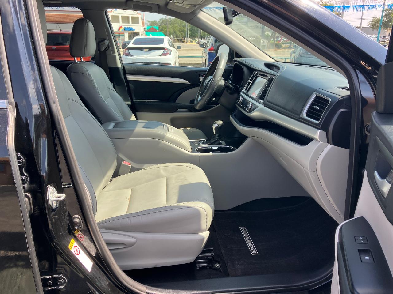 Toyota Highlander XLE FWD V6 2015