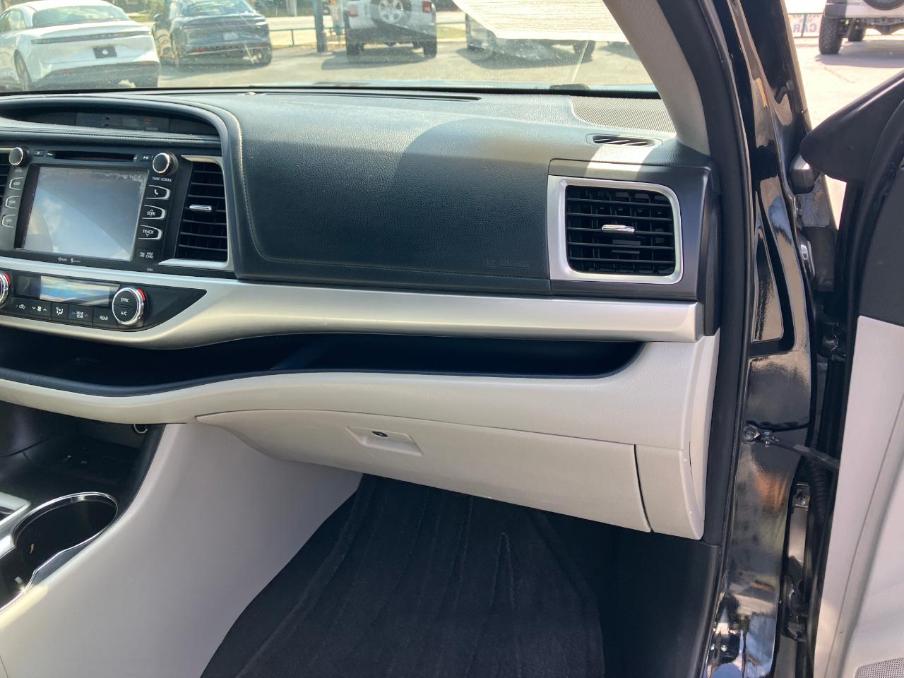 Toyota Highlander XLE FWD V6 2015