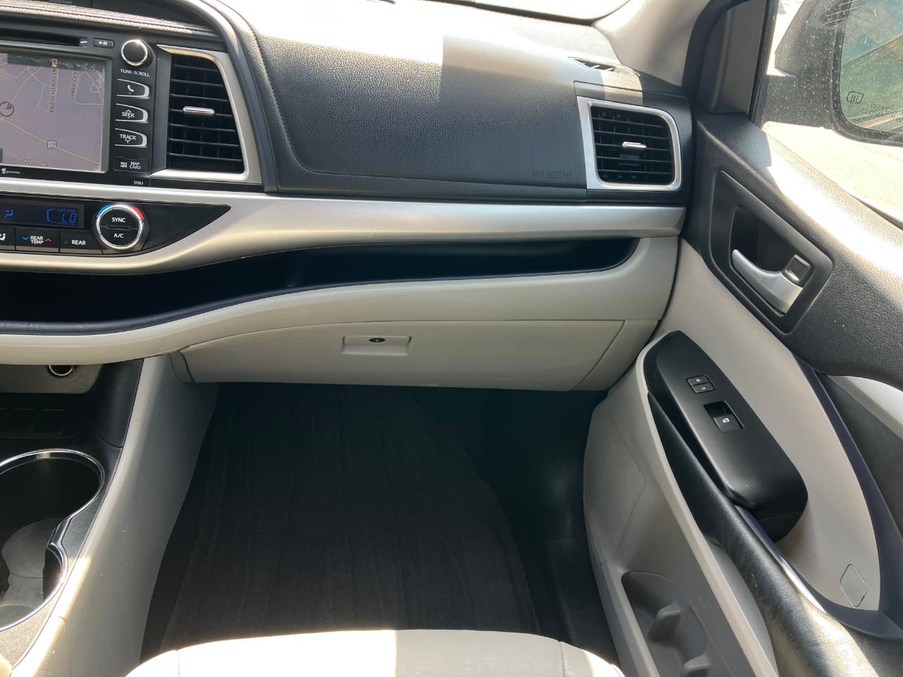 Toyota Highlander XLE FWD V6 2015