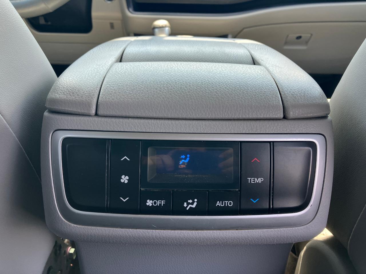 Toyota Highlander XLE FWD V6 2015