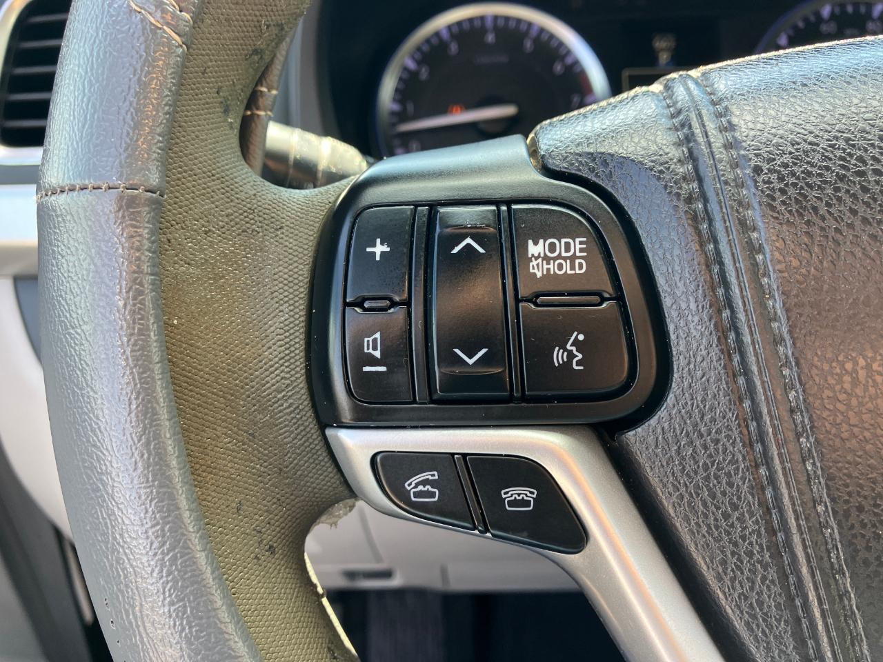 Toyota Highlander XLE FWD V6 2015