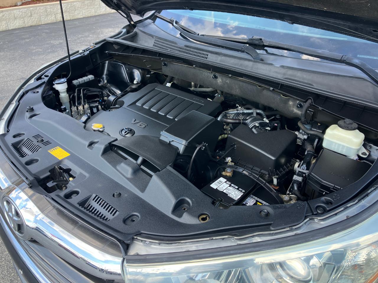 Toyota Highlander XLE FWD V6 2015