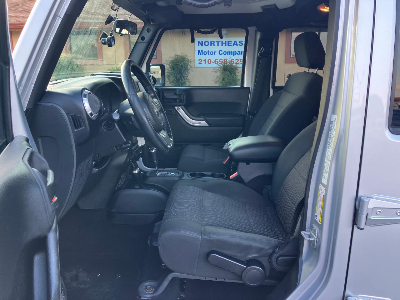 Jeep Wrangler Unlimited Sahara 4WD 2012