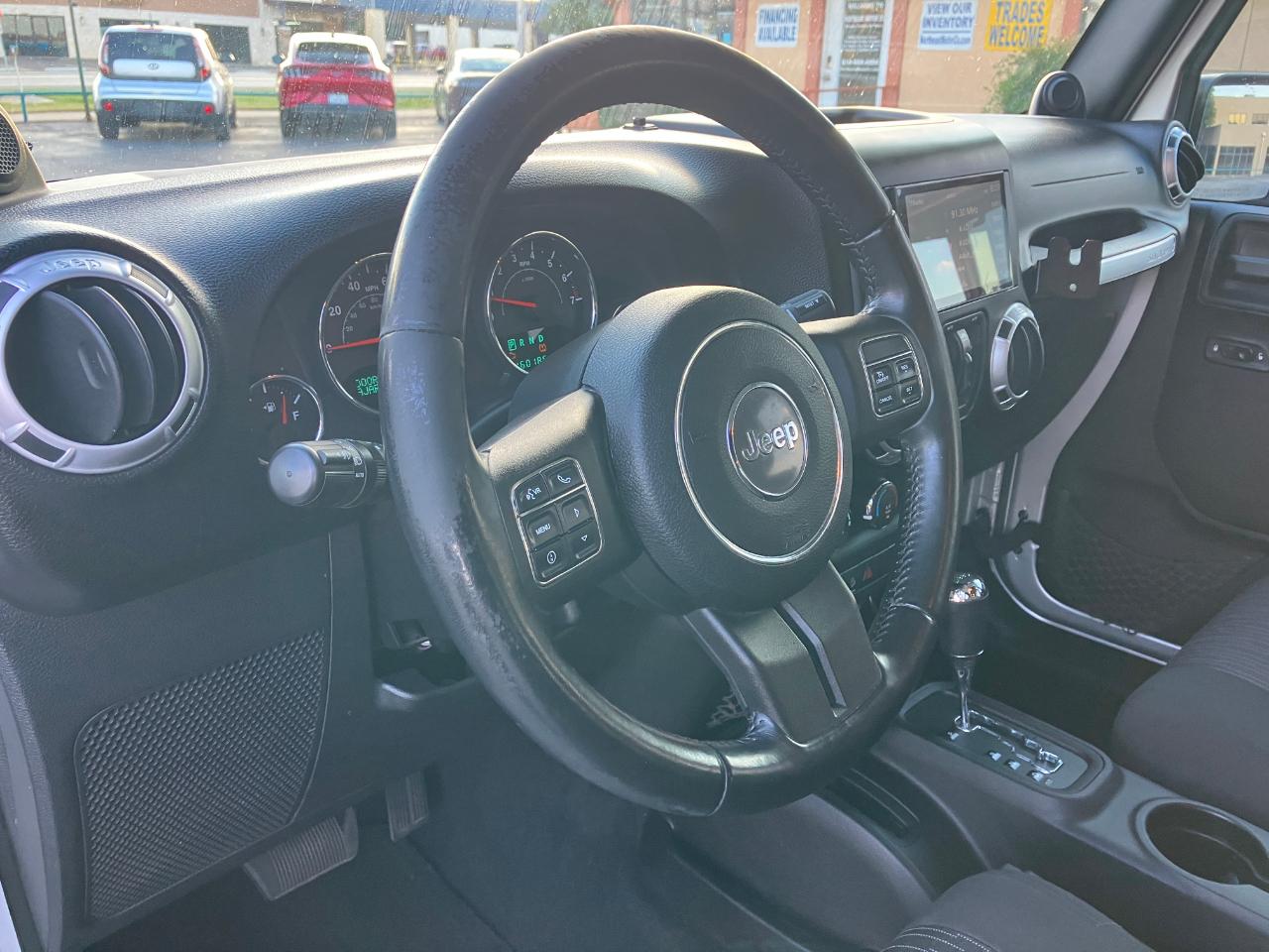 Jeep Wrangler Unlimited Sahara 4WD 2012