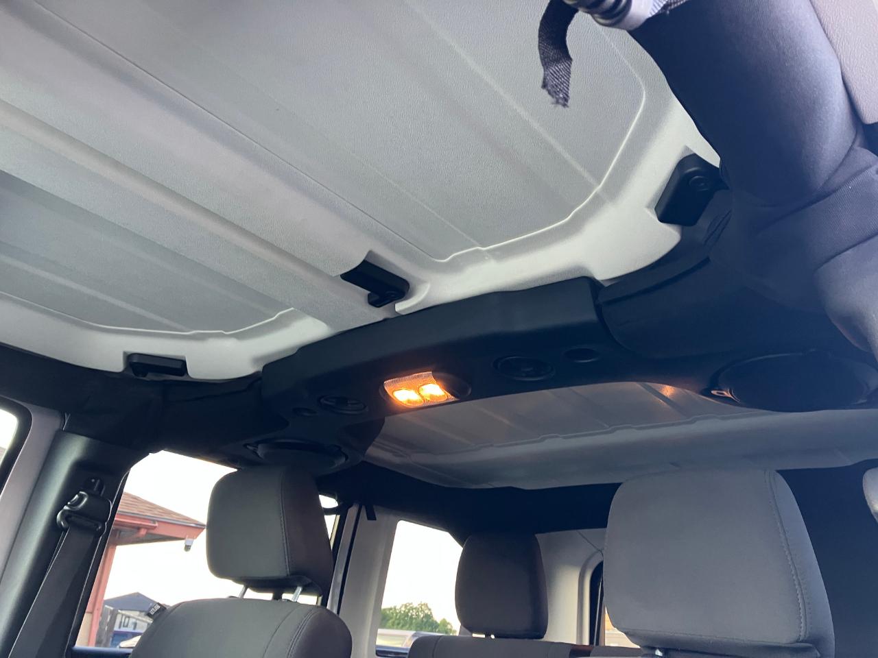 Jeep Wrangler Unlimited Sahara 4WD 2012