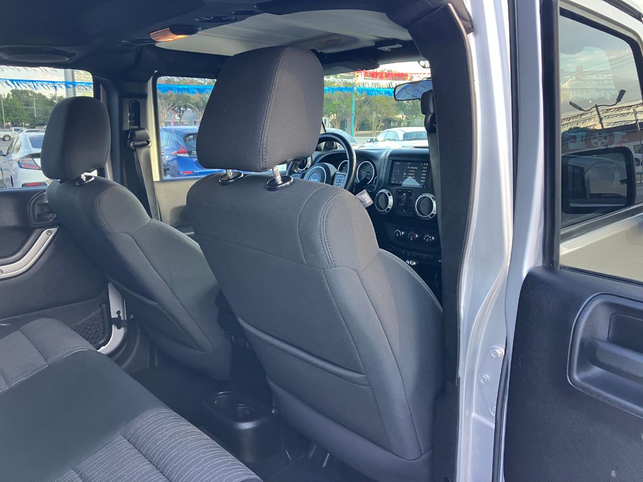 Jeep Wrangler Unlimited Sahara 4WD 2012