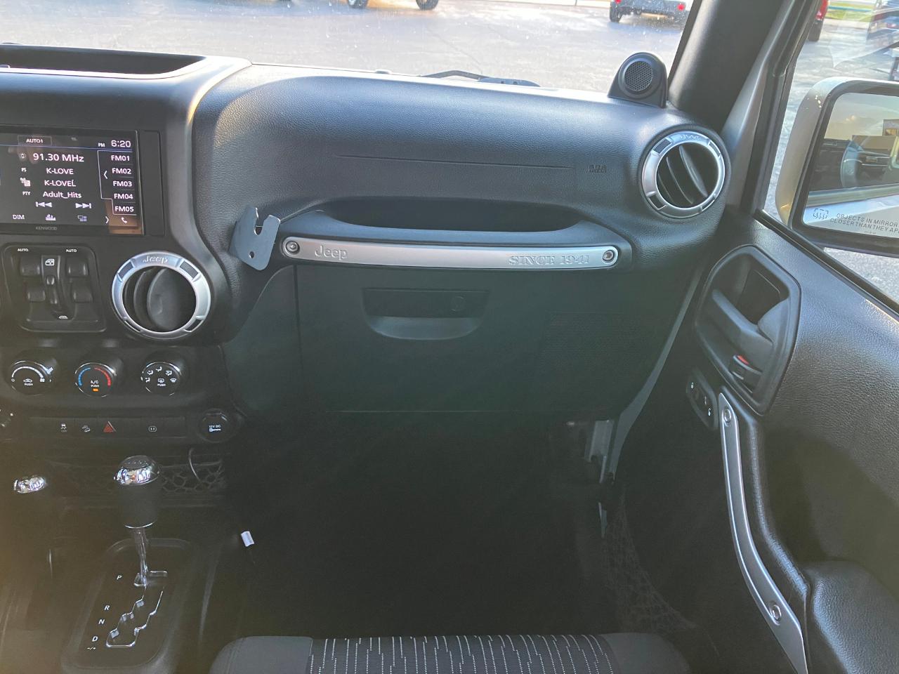 Jeep Wrangler Unlimited Sahara 4WD 2012