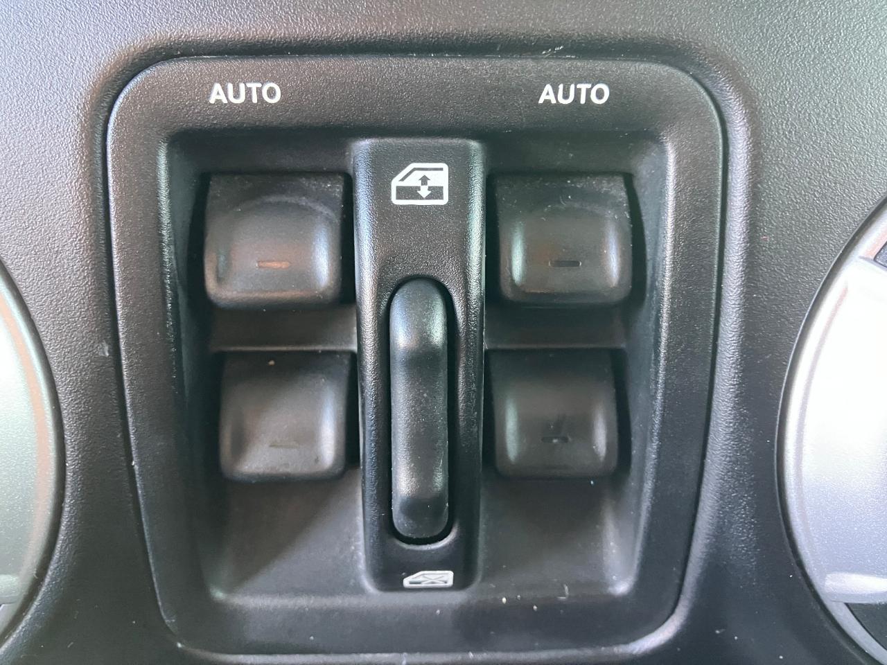 Jeep Wrangler Unlimited Sahara 4WD 2012