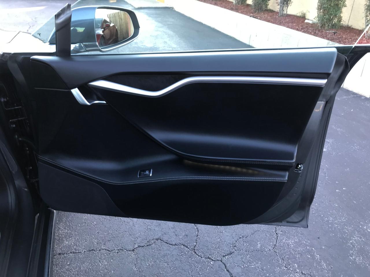 Tesla Model S  2019