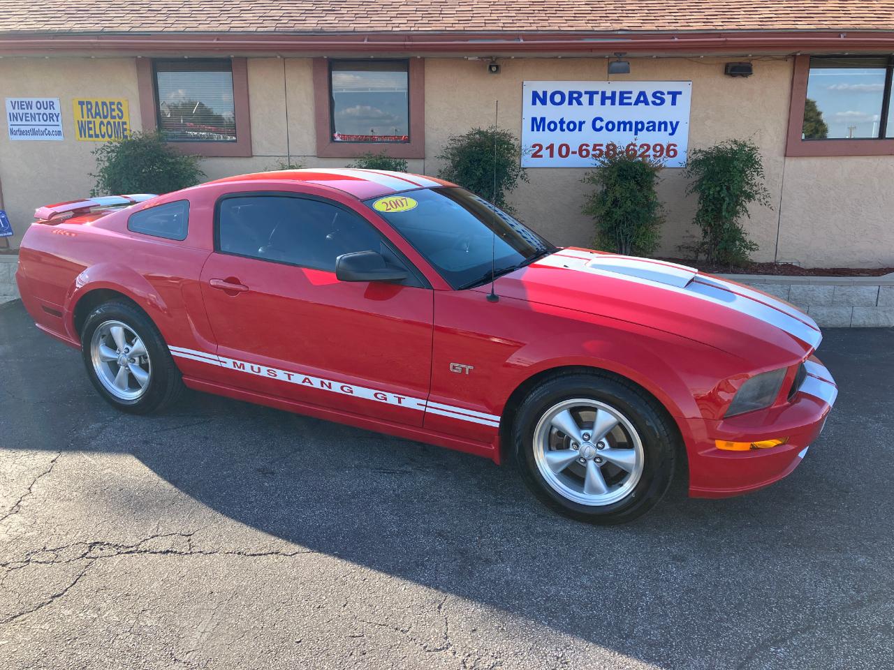 Ford Mustang GT Deluxe Coupe 2007