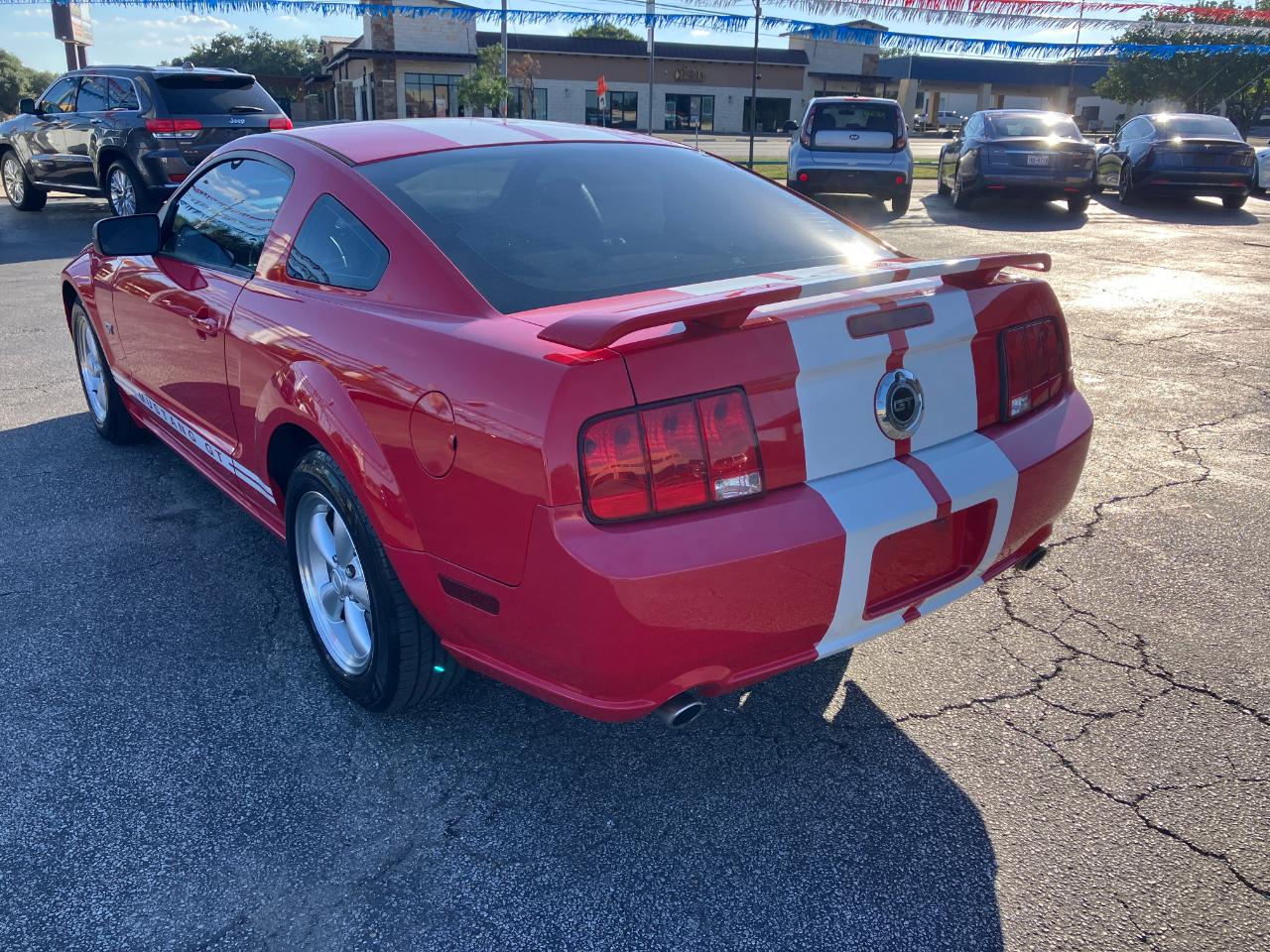 Ford Mustang GT Deluxe Coupe 2007