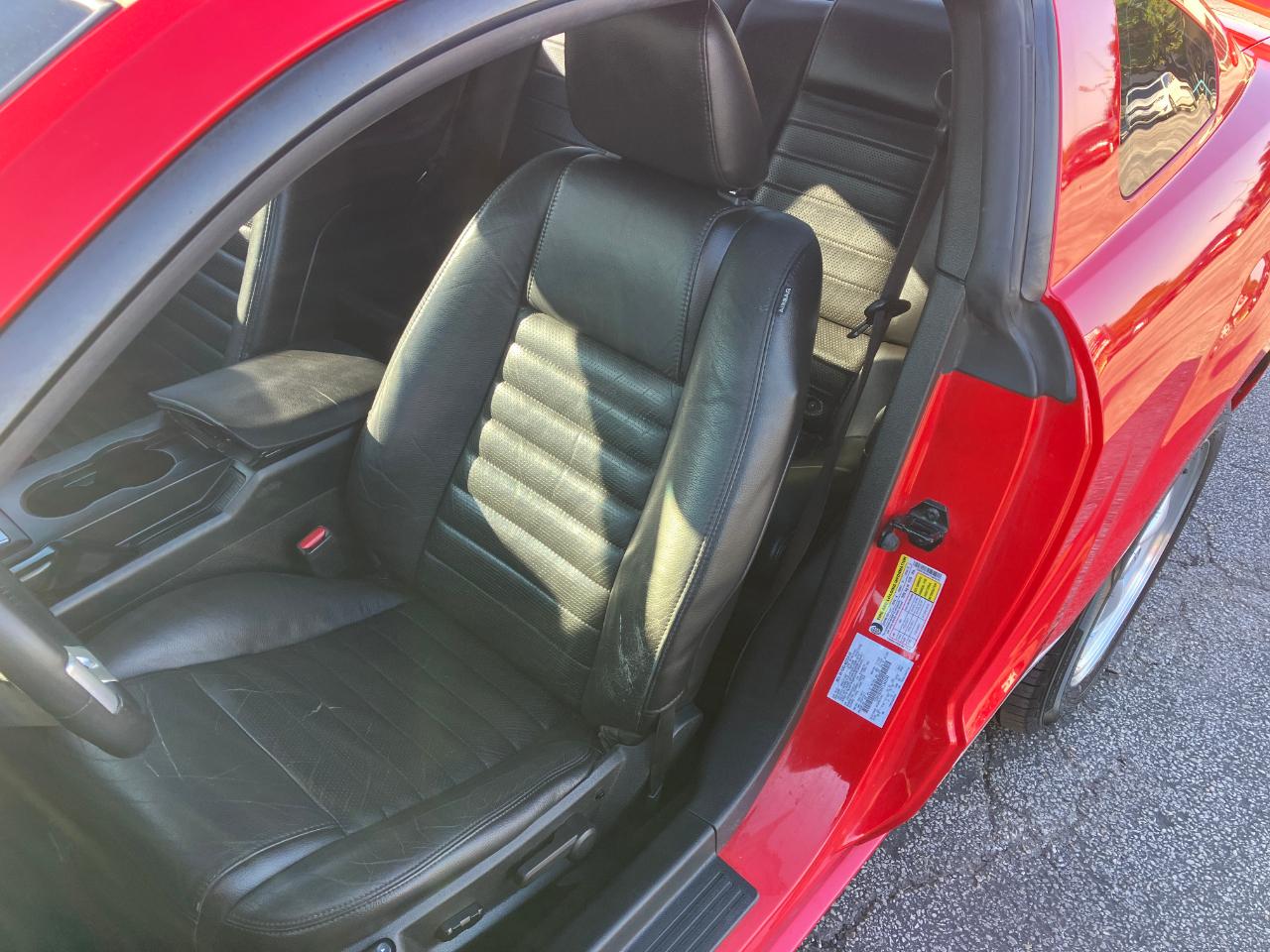 Ford Mustang GT Deluxe Coupe 2007