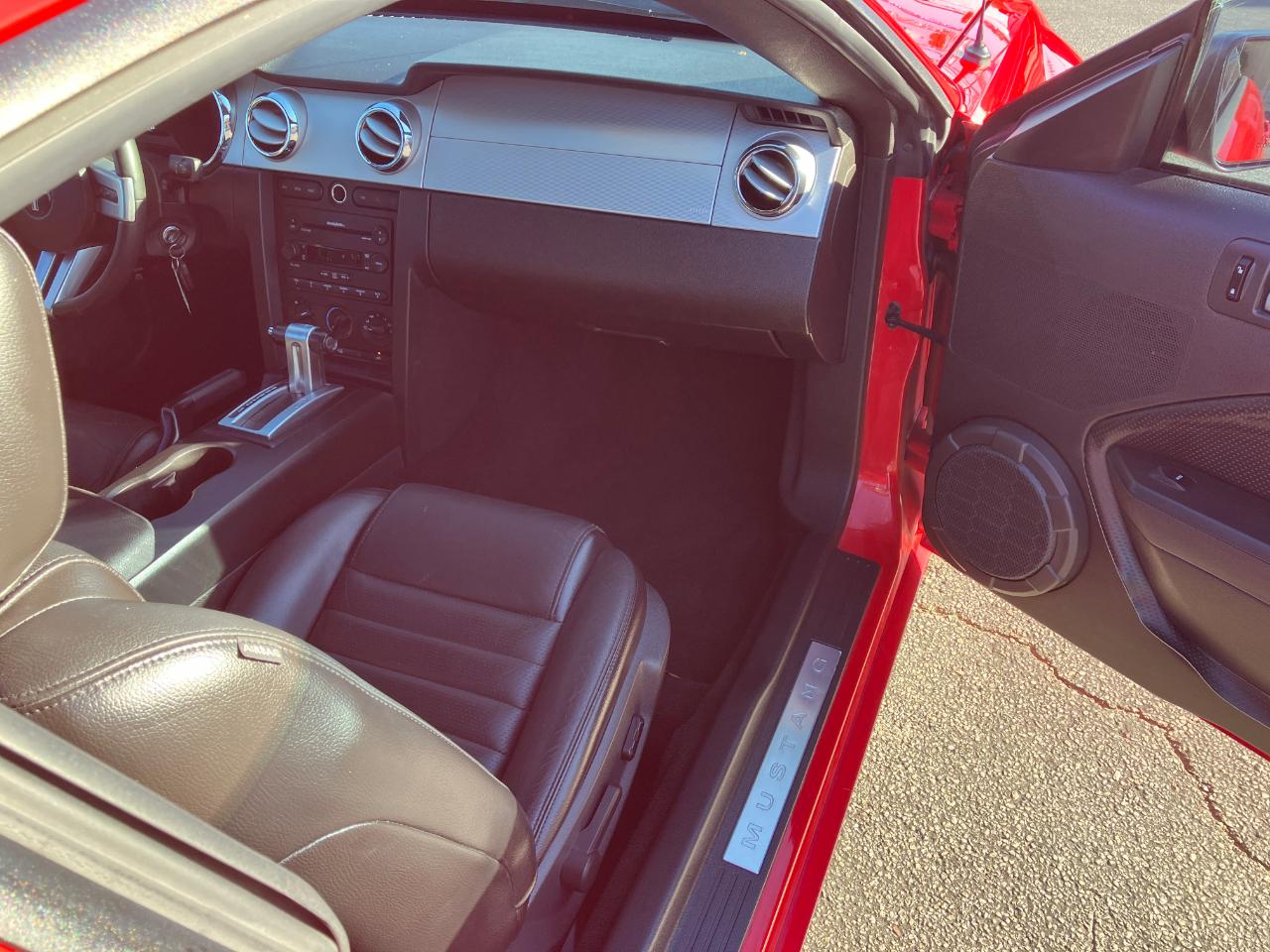 Ford Mustang GT Deluxe Coupe 2007
