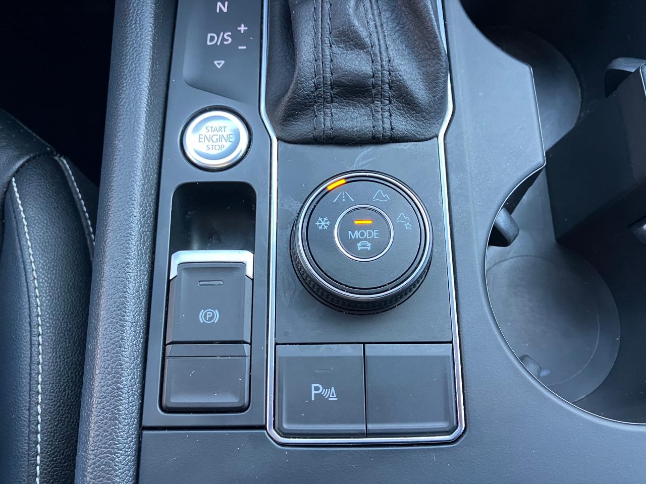Volkswagen Atlas Cross Sport V6 SE w/Technology 4MOTION 2020