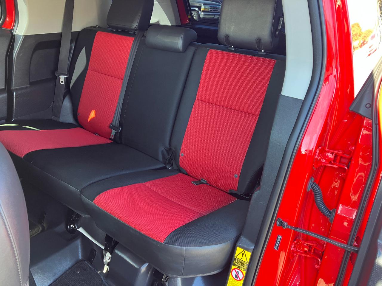 Toyota FJ Cruiser  2012