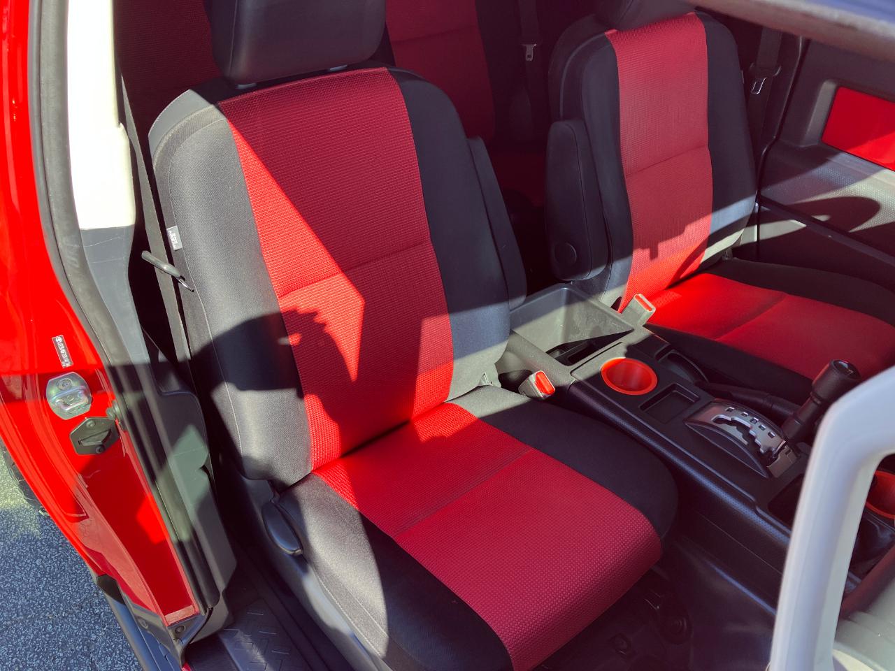 Toyota FJ Cruiser  2012